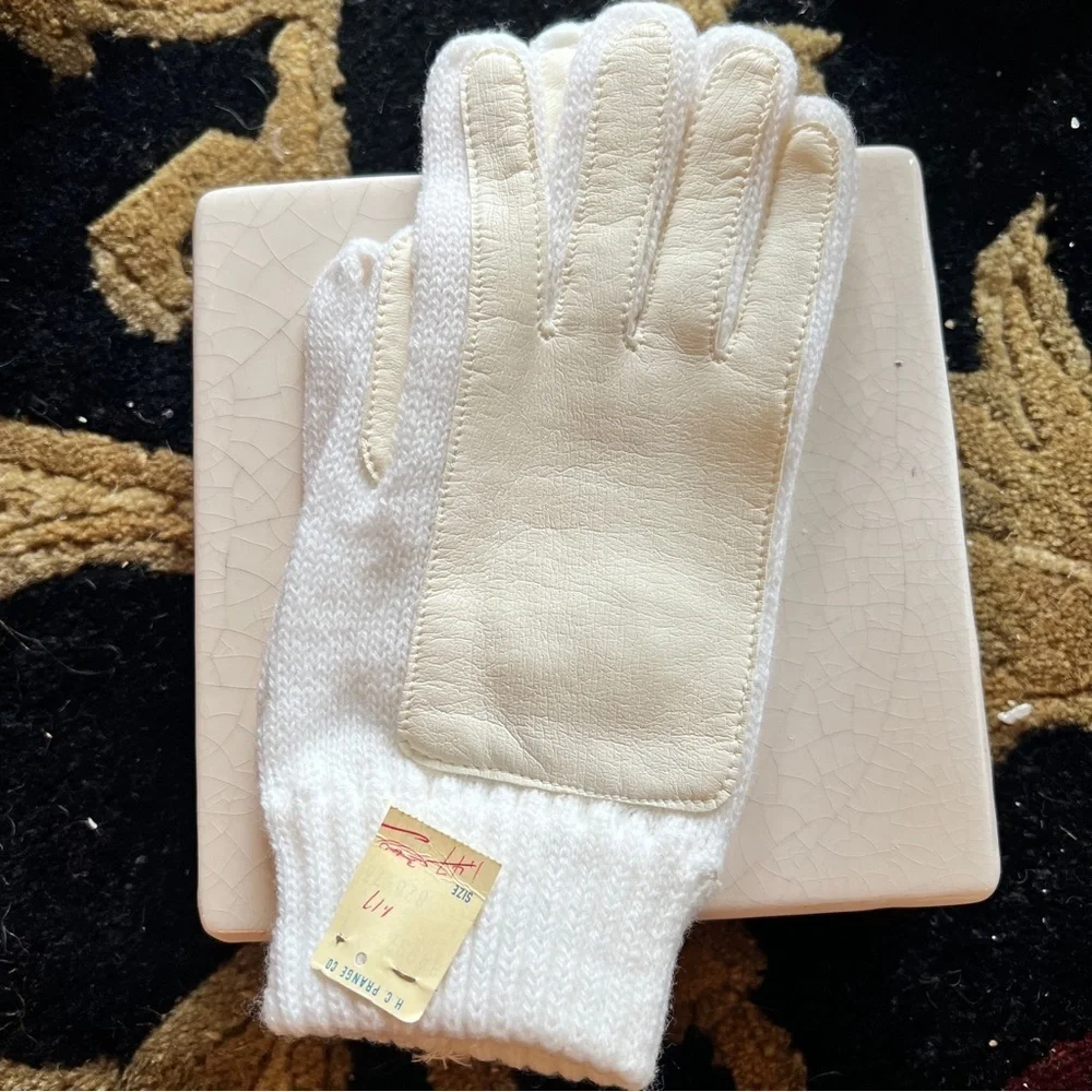 Women’s Vintage Snow White Gloves With Vegan Leather Accents Made in Japan L